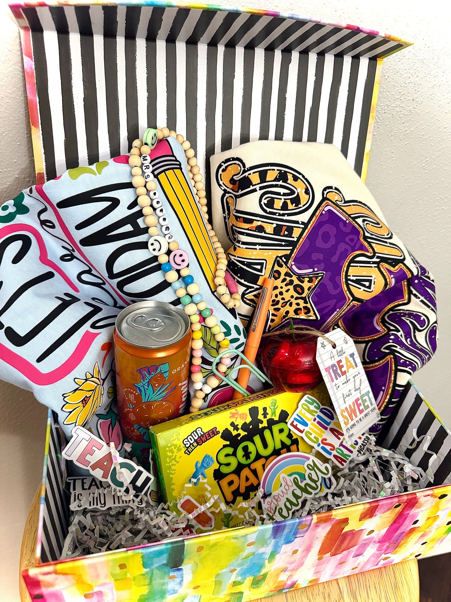 1 Tee + 1 Crewneck Back to School Gift Box